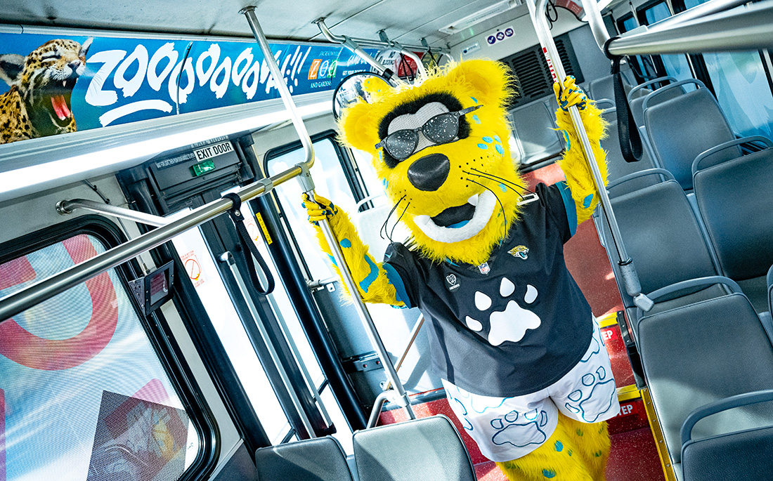 Gameday Xpress bus with Jaxson de Ville