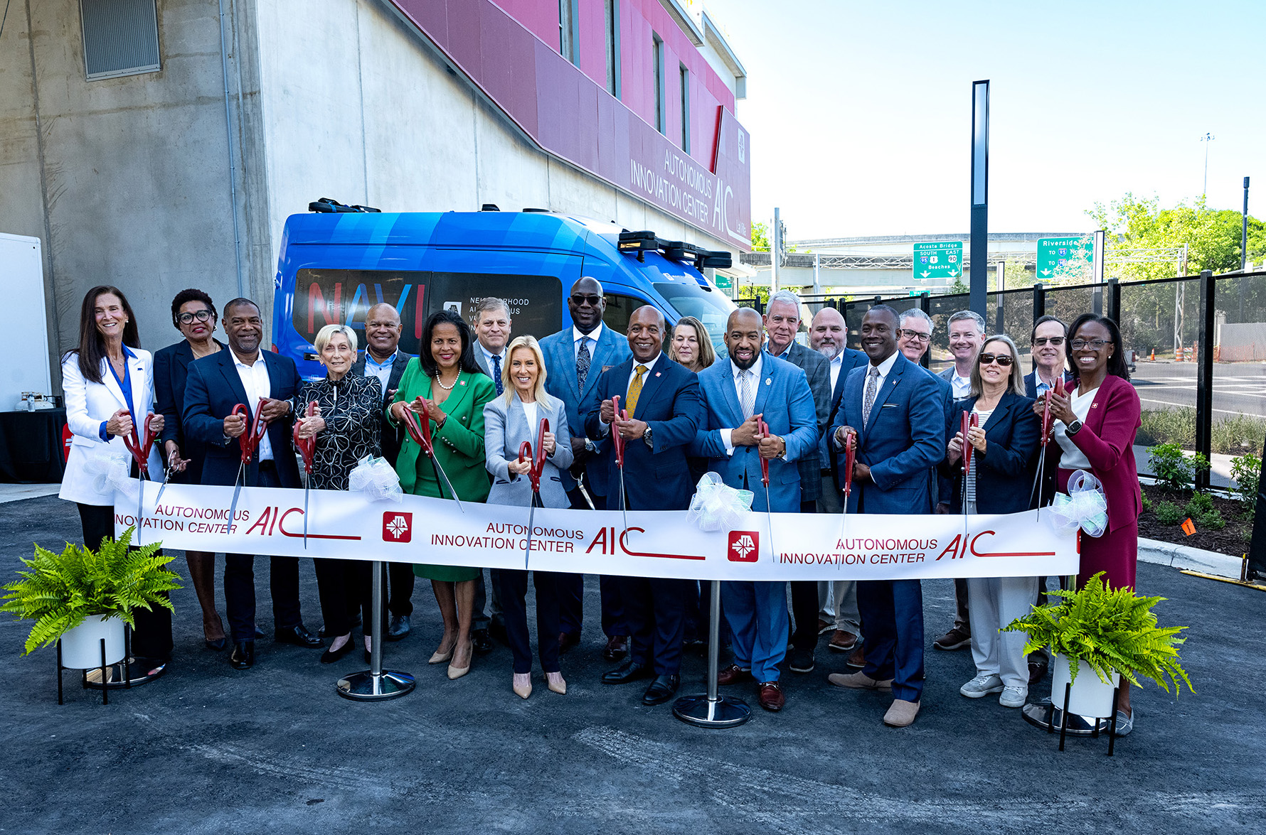 AIC Ribboncutting 087 Web