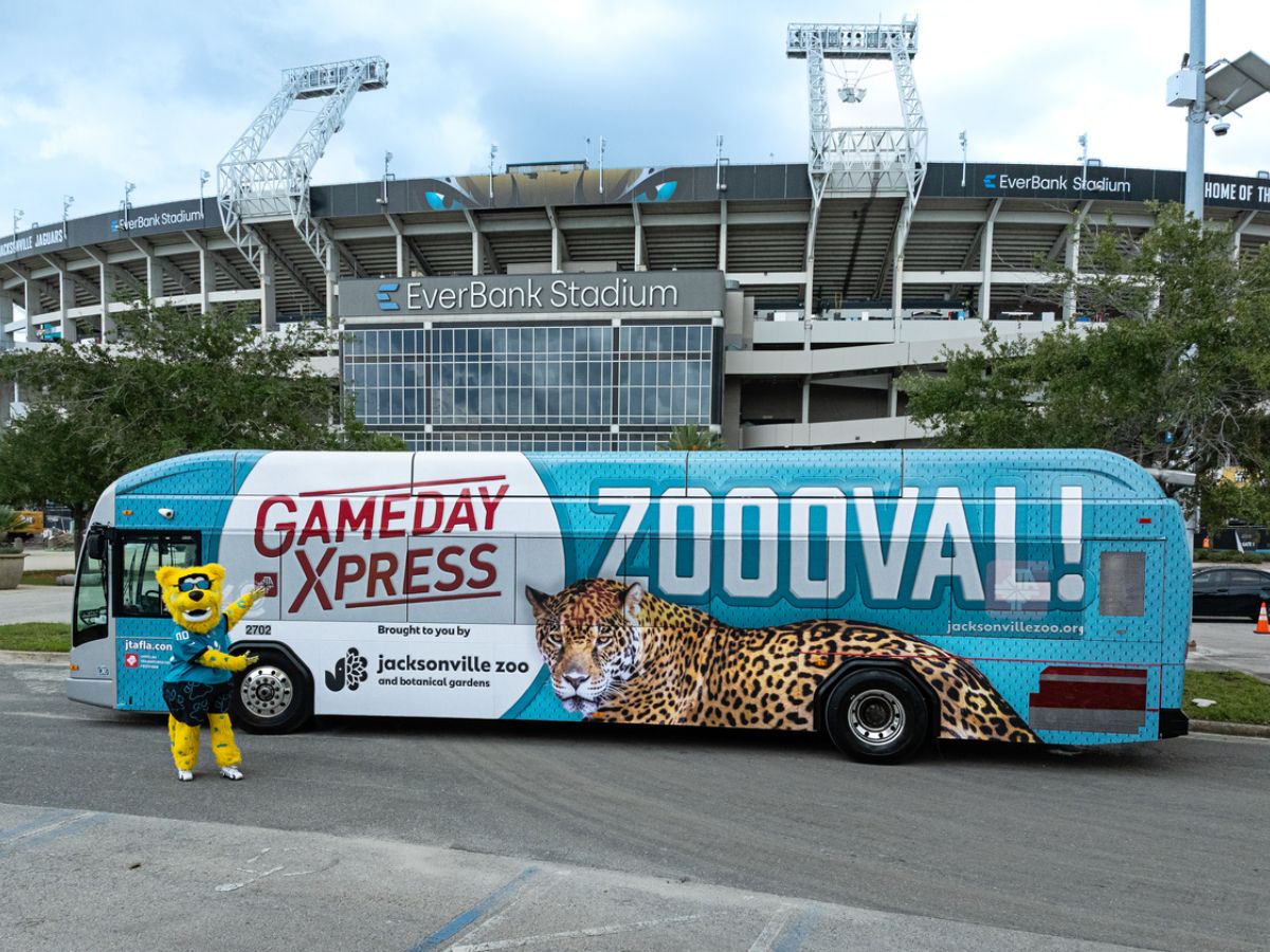 Jaxson de Ville with the Gameday Xpress Bus